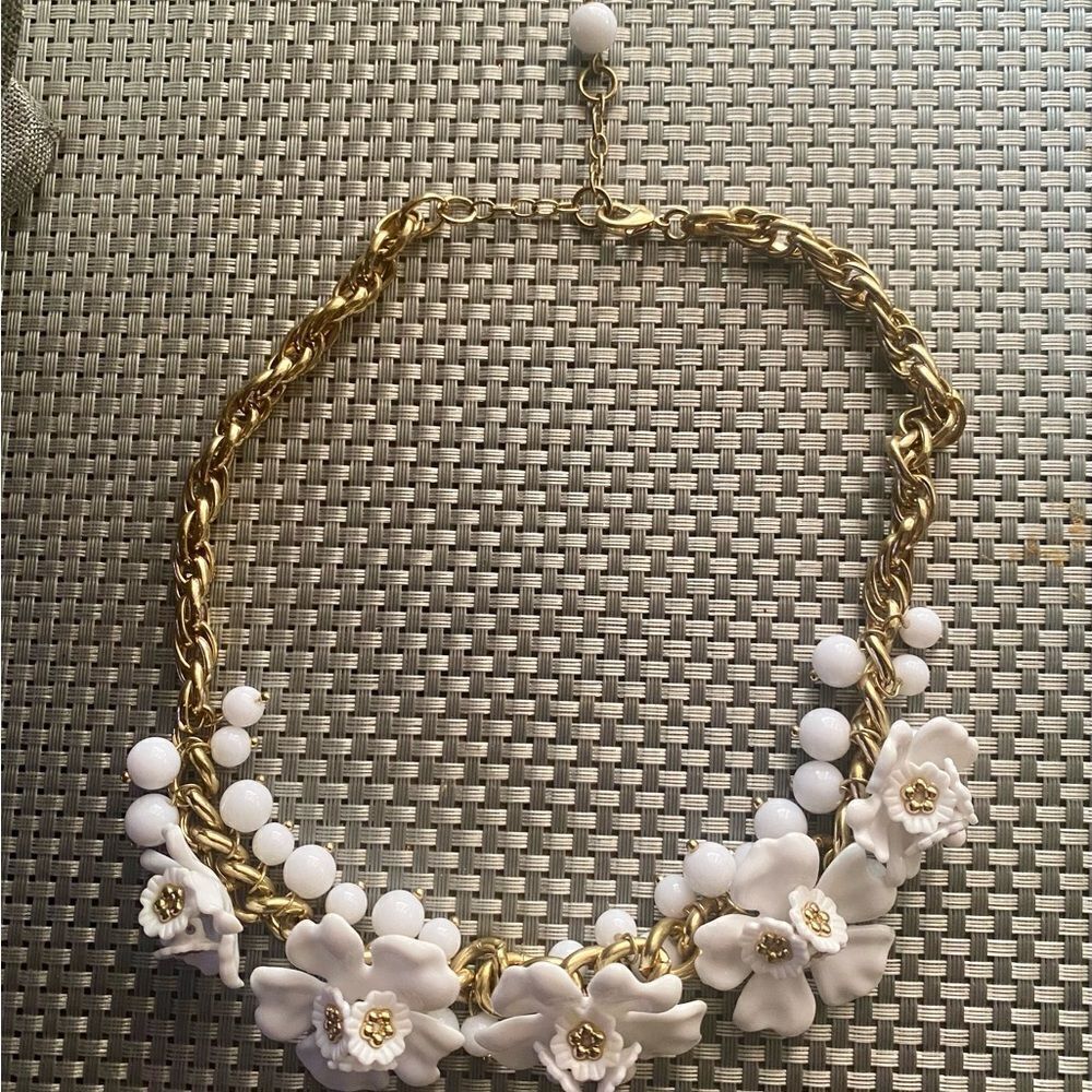 Banana Republic Floral Necklace - Picture 2 of 3